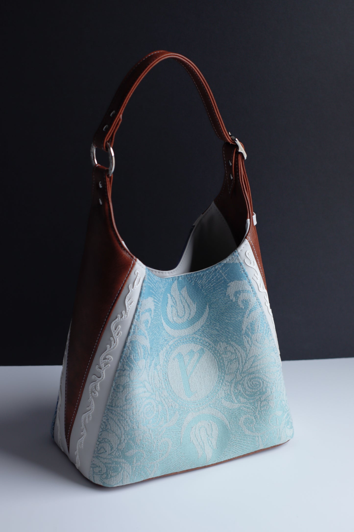 A Wizard's Embellishment - Adena Shoulder Bag