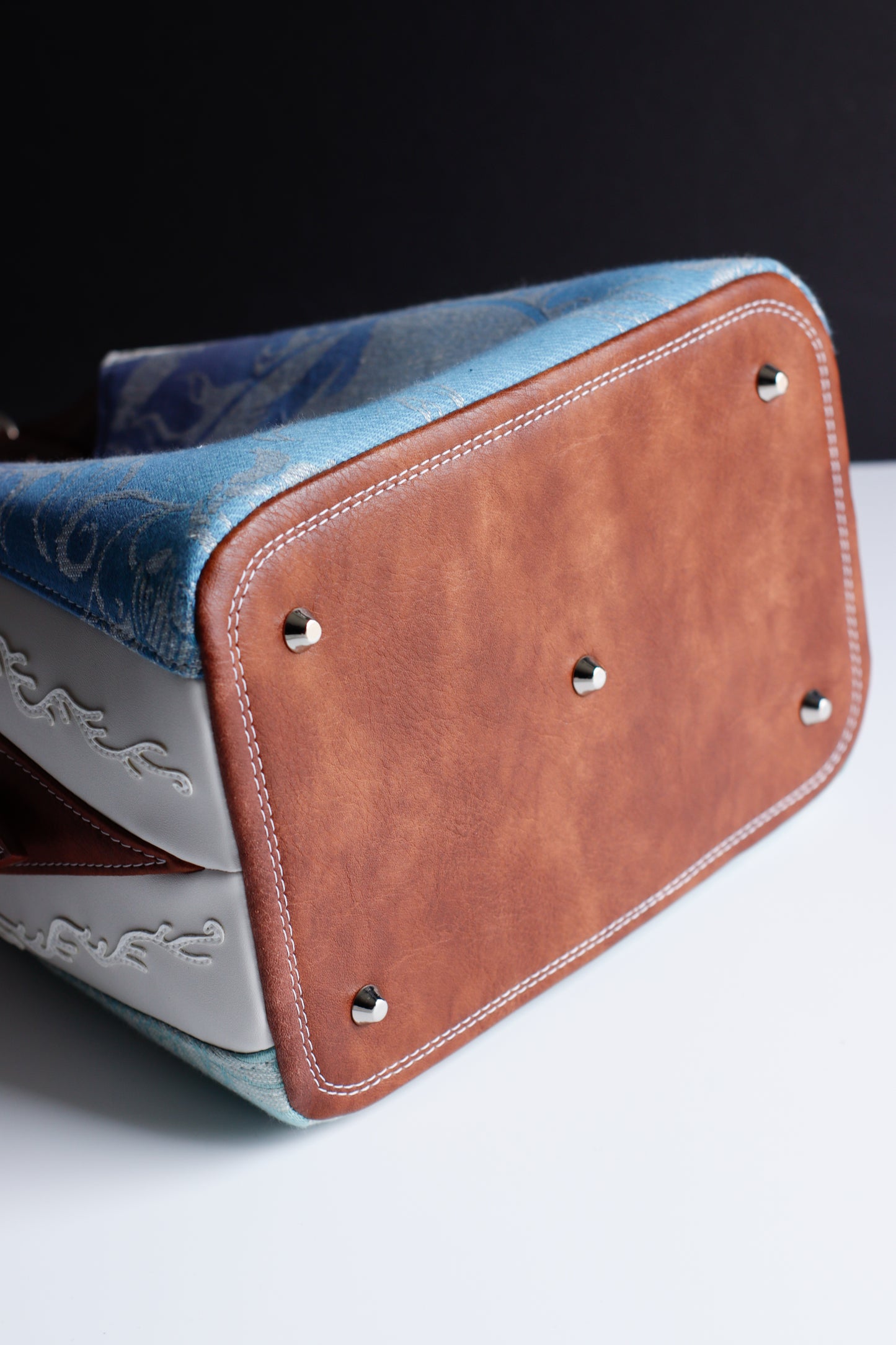 A Wizard's Embellishment - Adena Shoulder Bag